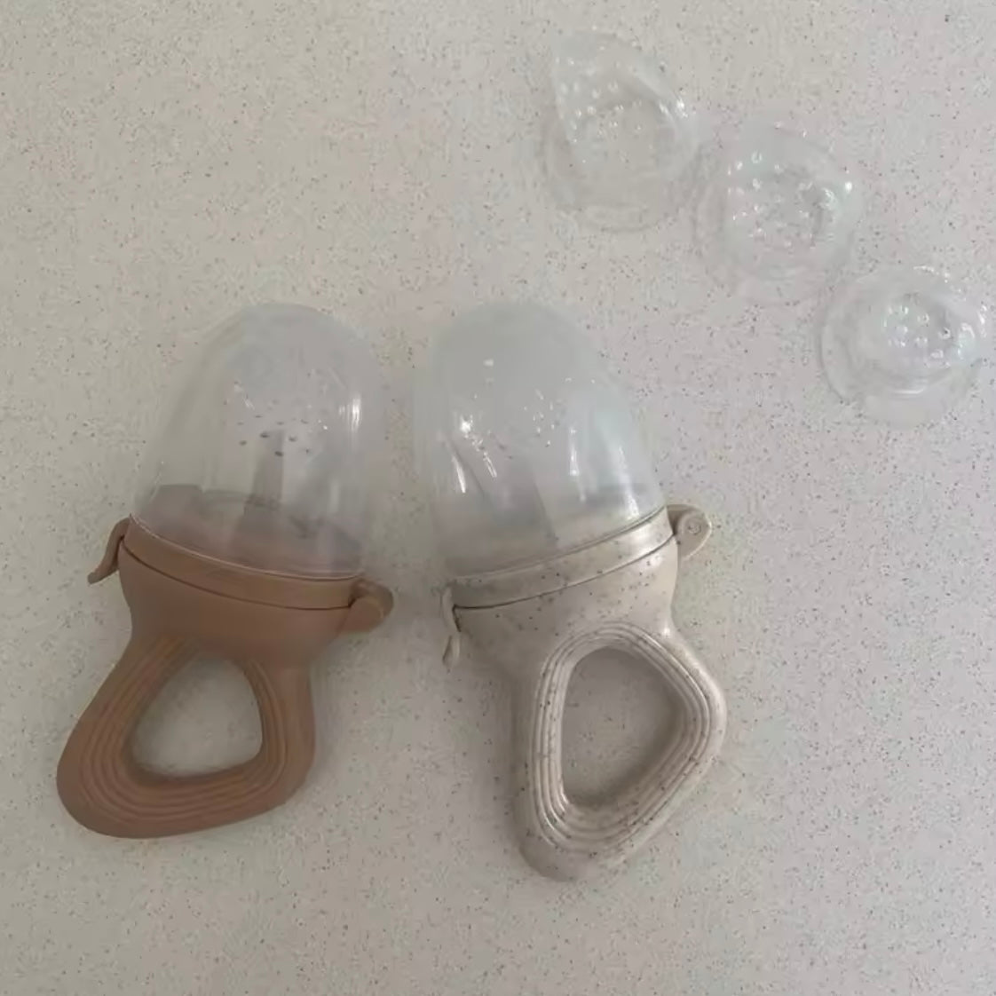 Tétine mangeoir Canovax