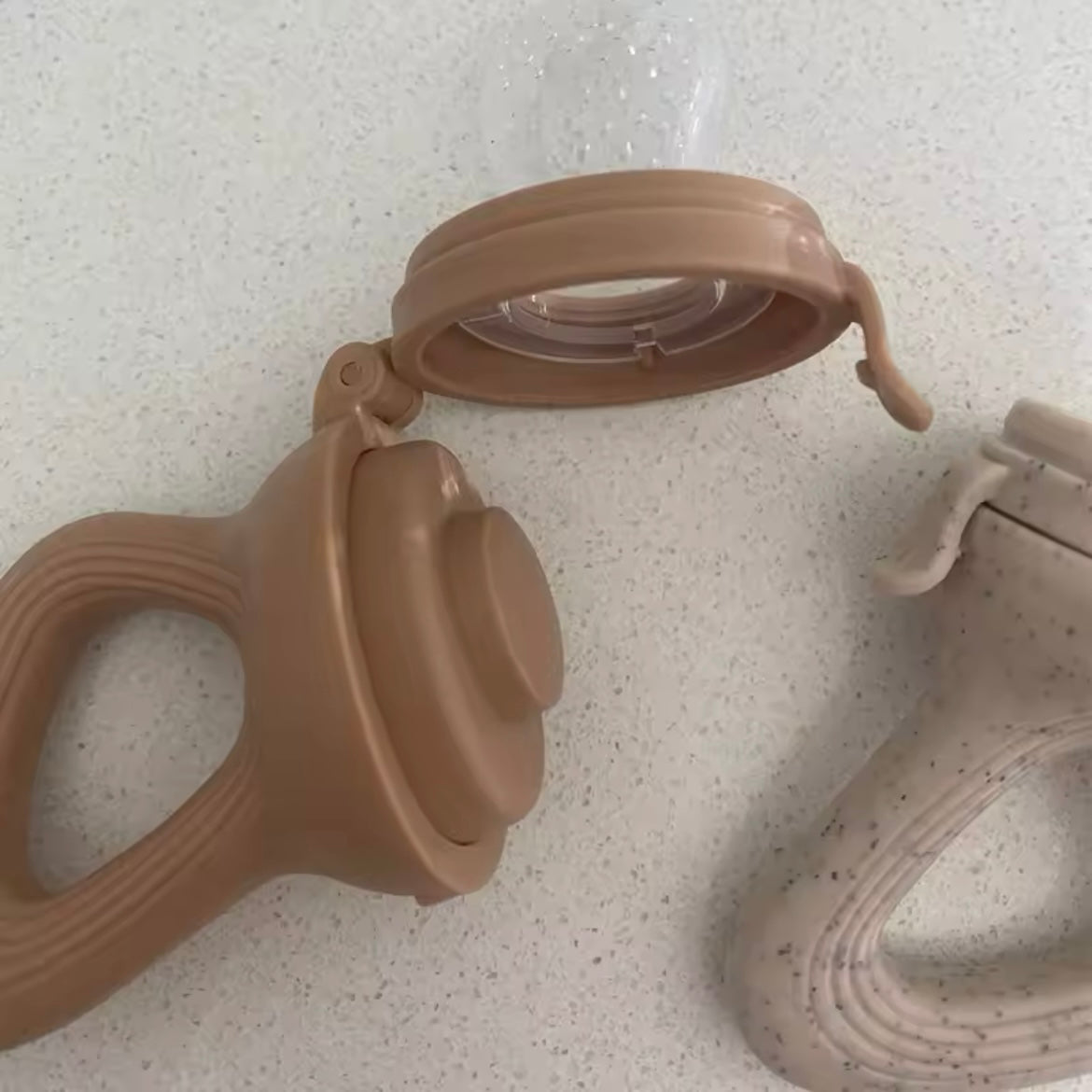 Tétine mangeoir Canovax