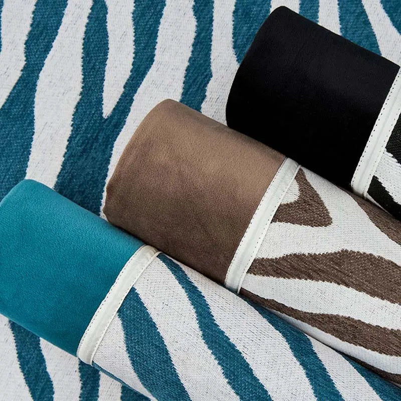 Housse en Chenille Imprimé Zebra Sauvage