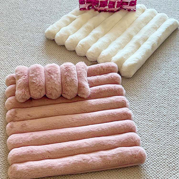 Tapis de luxe à rayures en fausse fourrure pour animaux de compagnie